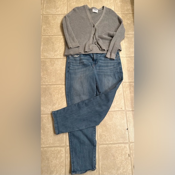 AE light wash next level stretch skinny jeans - Picture 3 of 6